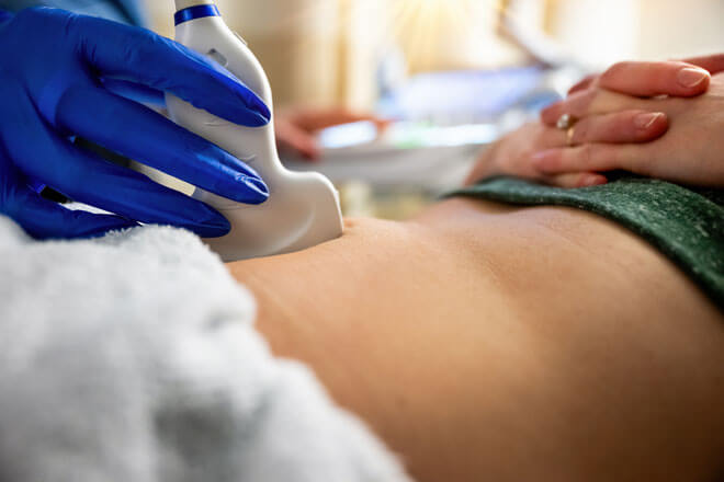 Doctor Rosner and Lindsey look at ultrasound