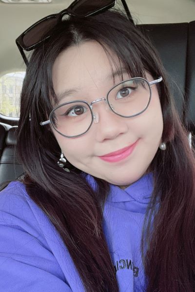 Harriet He headshot