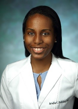 Arielle Holliday headshot