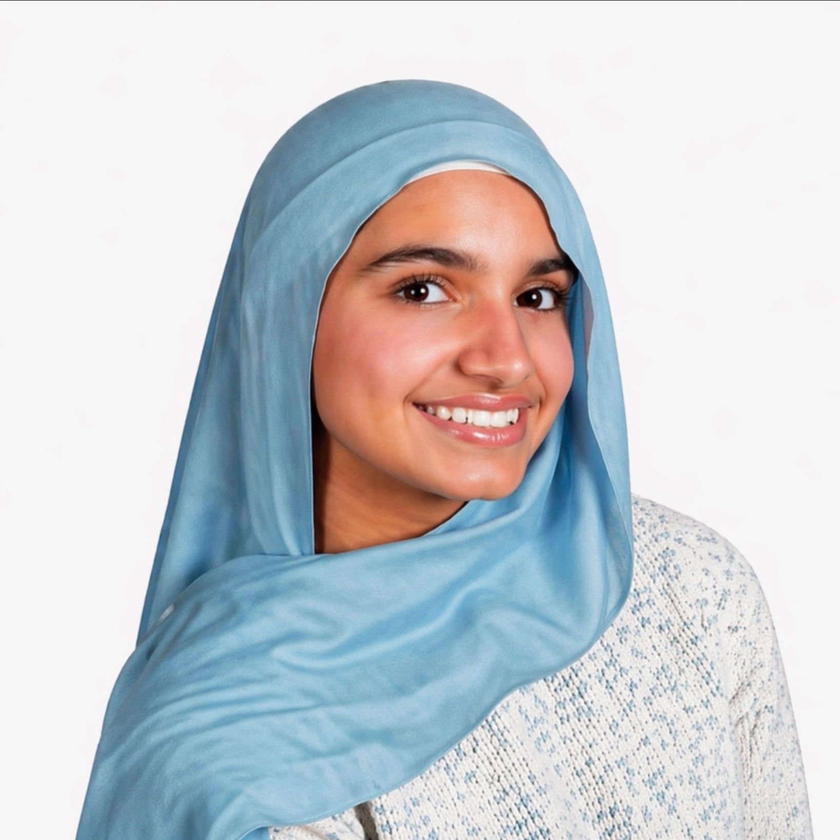 Mahnoor Umair head shot