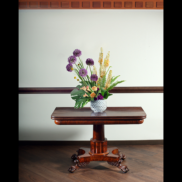 MARBURG 3 detail table_640x640