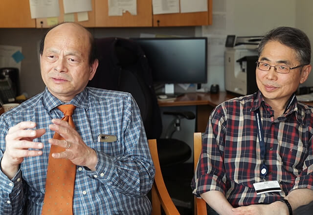 Tzyy-Choou “TC” Wu, director of the gynecologic pathology division, and Chien-Fu Hung, associate professor of pathology and oncology and professor of gynecology and obstetrics