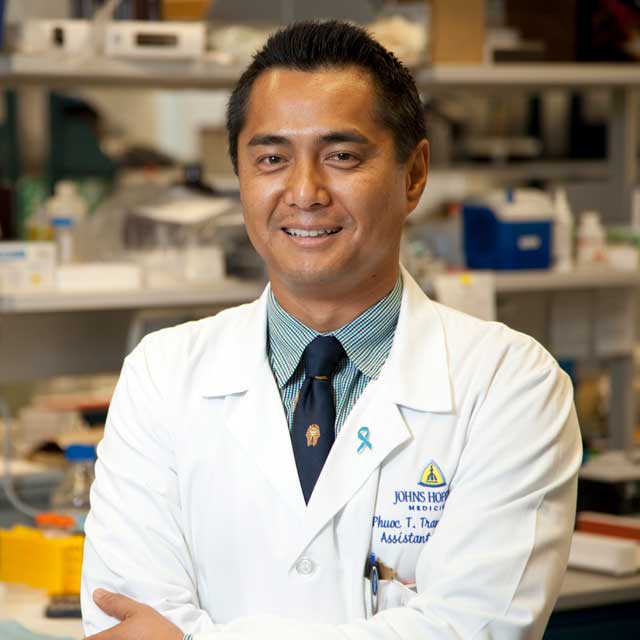 Phuoc Tran in the lab
