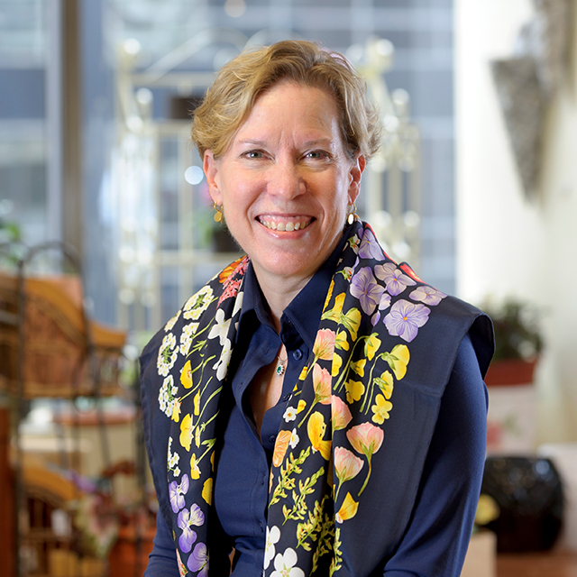 A photo shows Kate Niehaus.