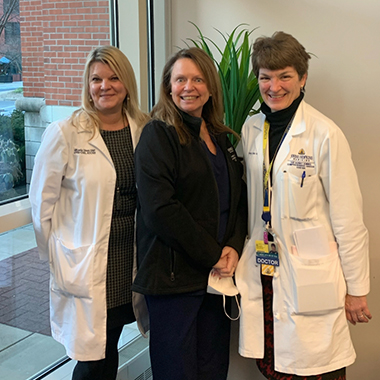 Oncology nurse leaders MiKaela Olsen (left) and Donna Berizzi with Johns Hopkins Kimmel Cancer Center medical director Carol Ann Huff worked with their team on quick solutions to make sure oncology patients’ treatment is not interrupted during the surge of COVID-19’s omicron variant.