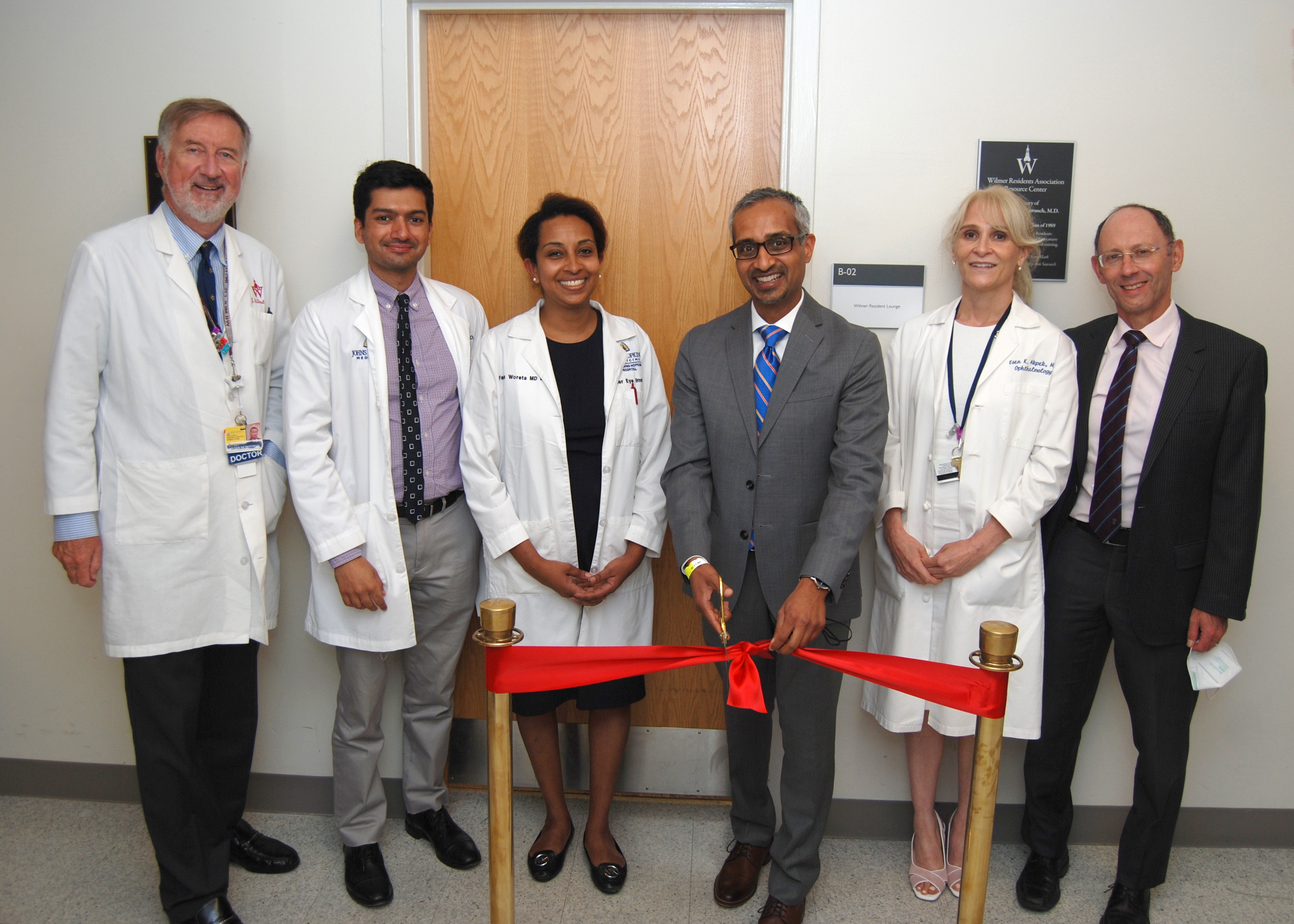 Wilmer faculty at the new Residents Lounge ribbon cutting.
