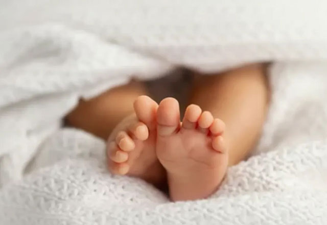 baby feet