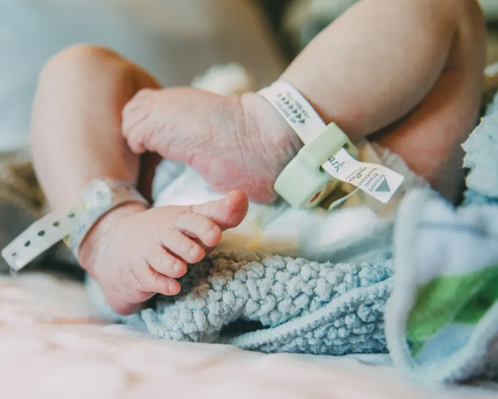 infant feet hero