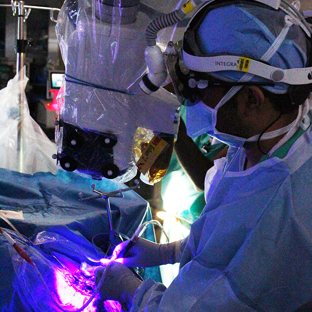 Image of a surgical room.