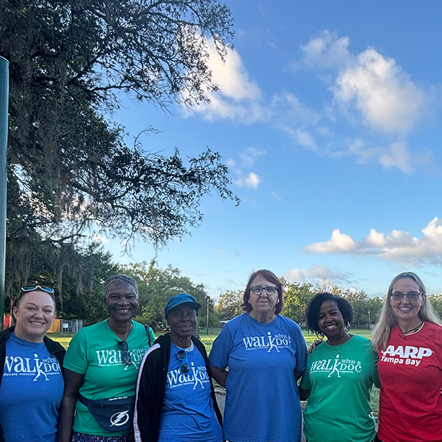 Nicole Hovey and other volunteers