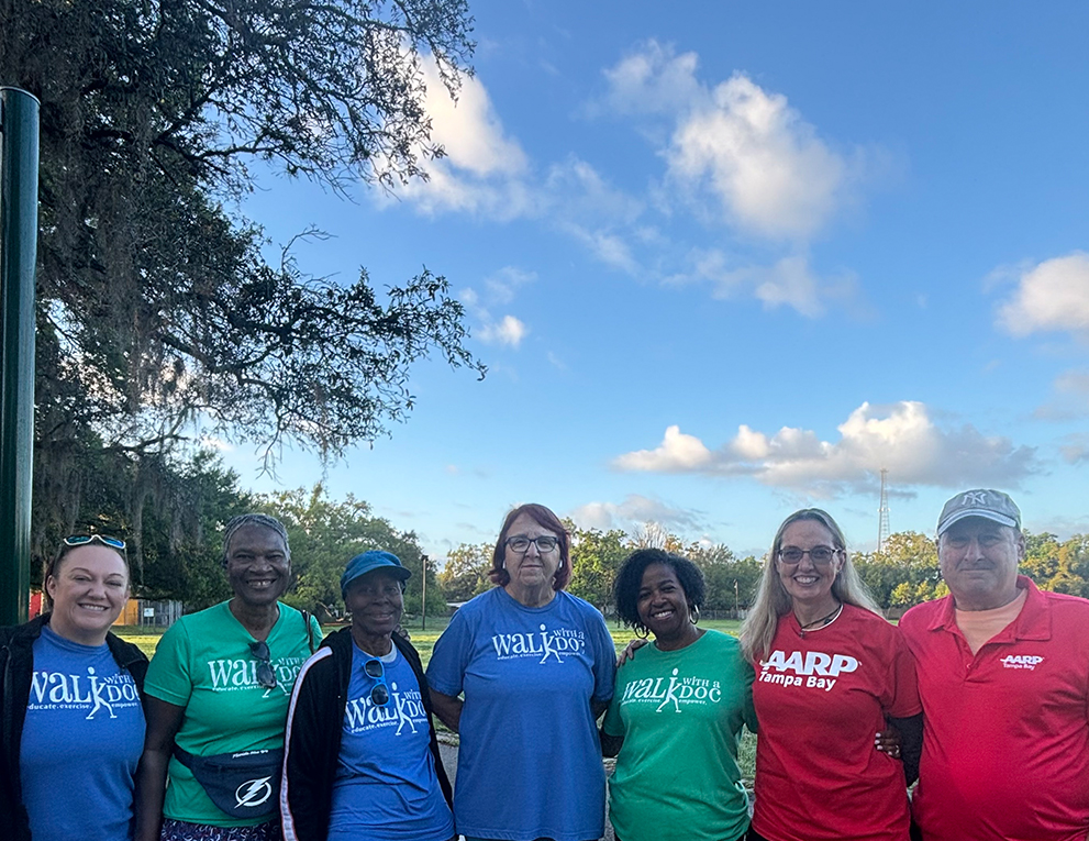 Nicole Hovey and other volunteers