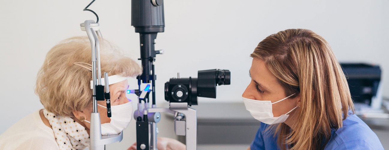 older woman gets eye exam when shes worried she has Ocular Citatrical Pemphigoid