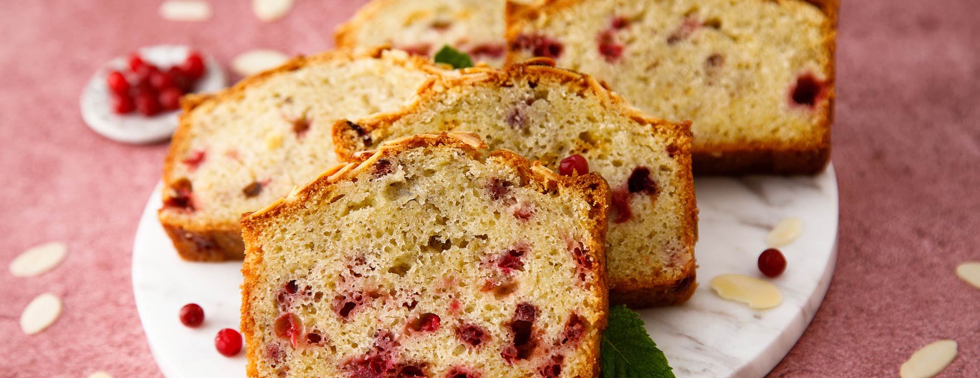 Pumpkin-cranberry bread slices