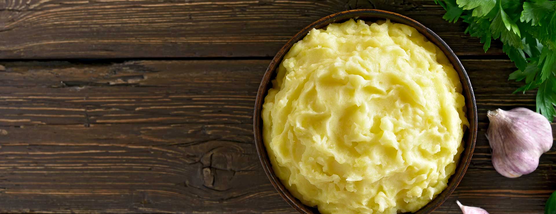 A dish of garlic whipped potatoes.