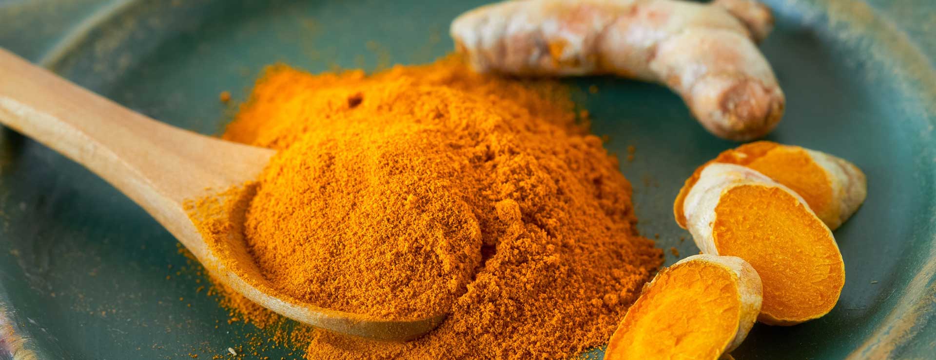 Turmeric, with its active compound curcumin, is a powerful spice that can help fight cancer.