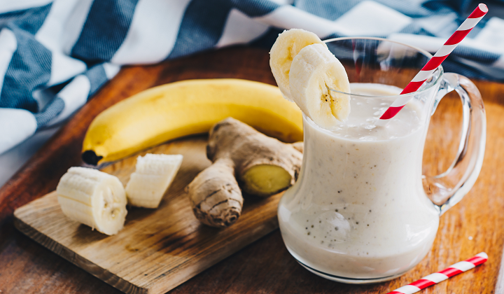 Smoothie with banana and ginger