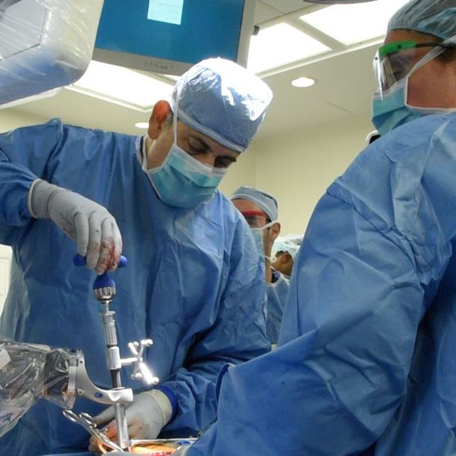 Johns Hopkins surgeons perform robotic spine surgery