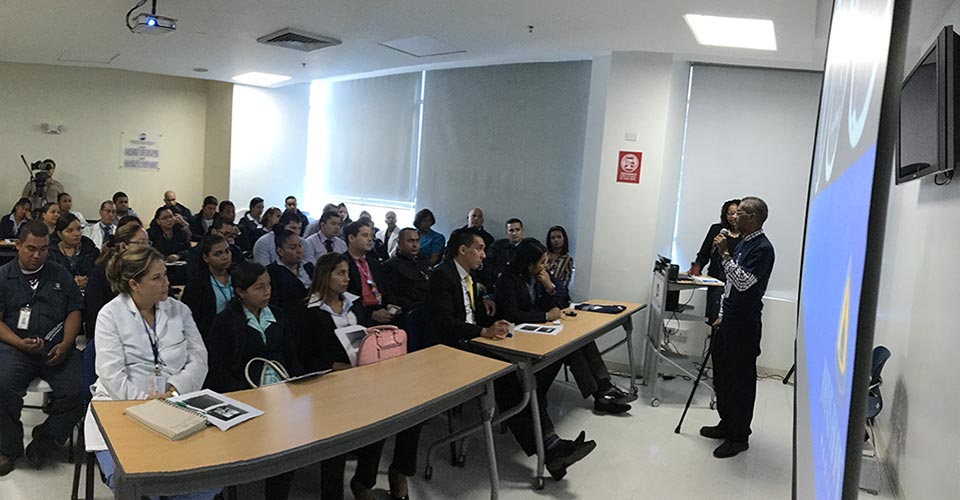 Expert giving a presentation in a classroom