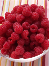 Healthy Recipes - Seedless Raspberry Sauce | Johns Hopkins Medicine