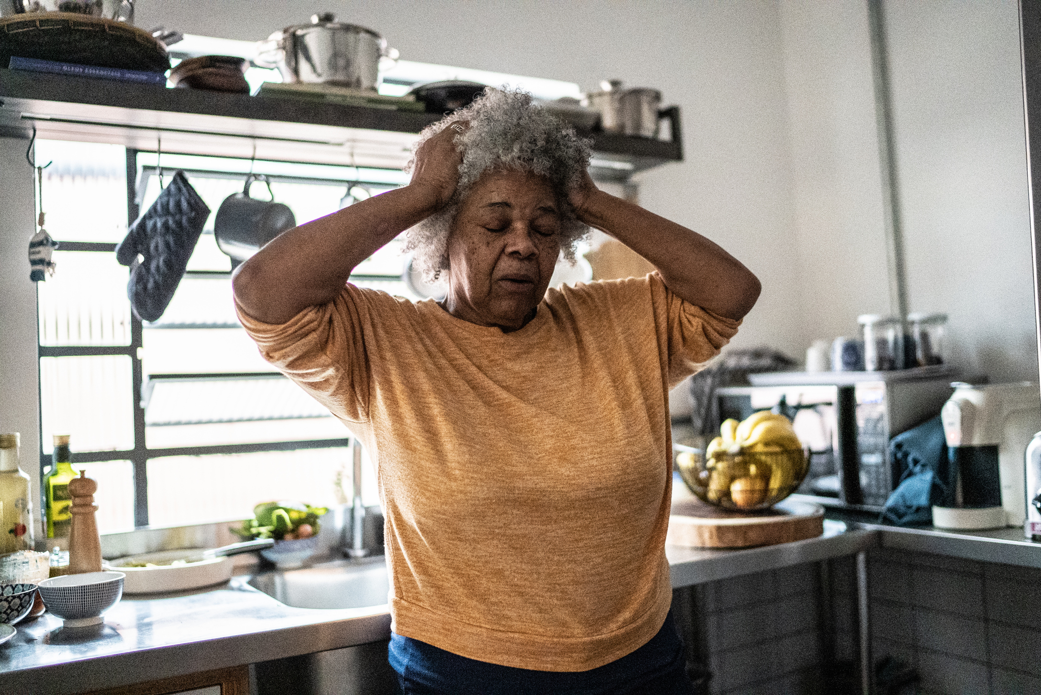 woman experiencing psychological distress