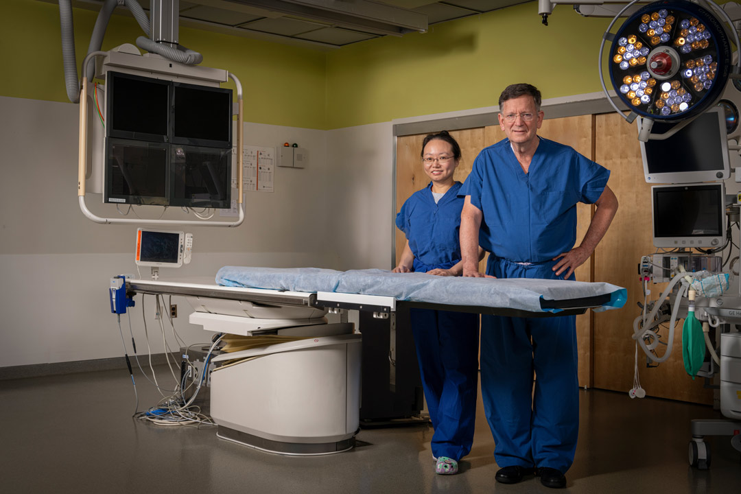 Drs. Wang and Quinn in the operating room