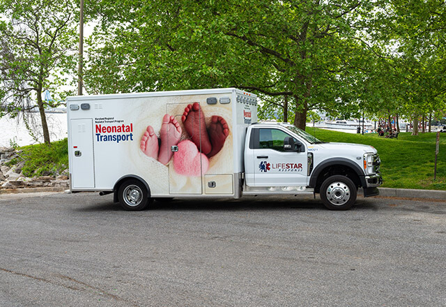 NICU transport vehicle