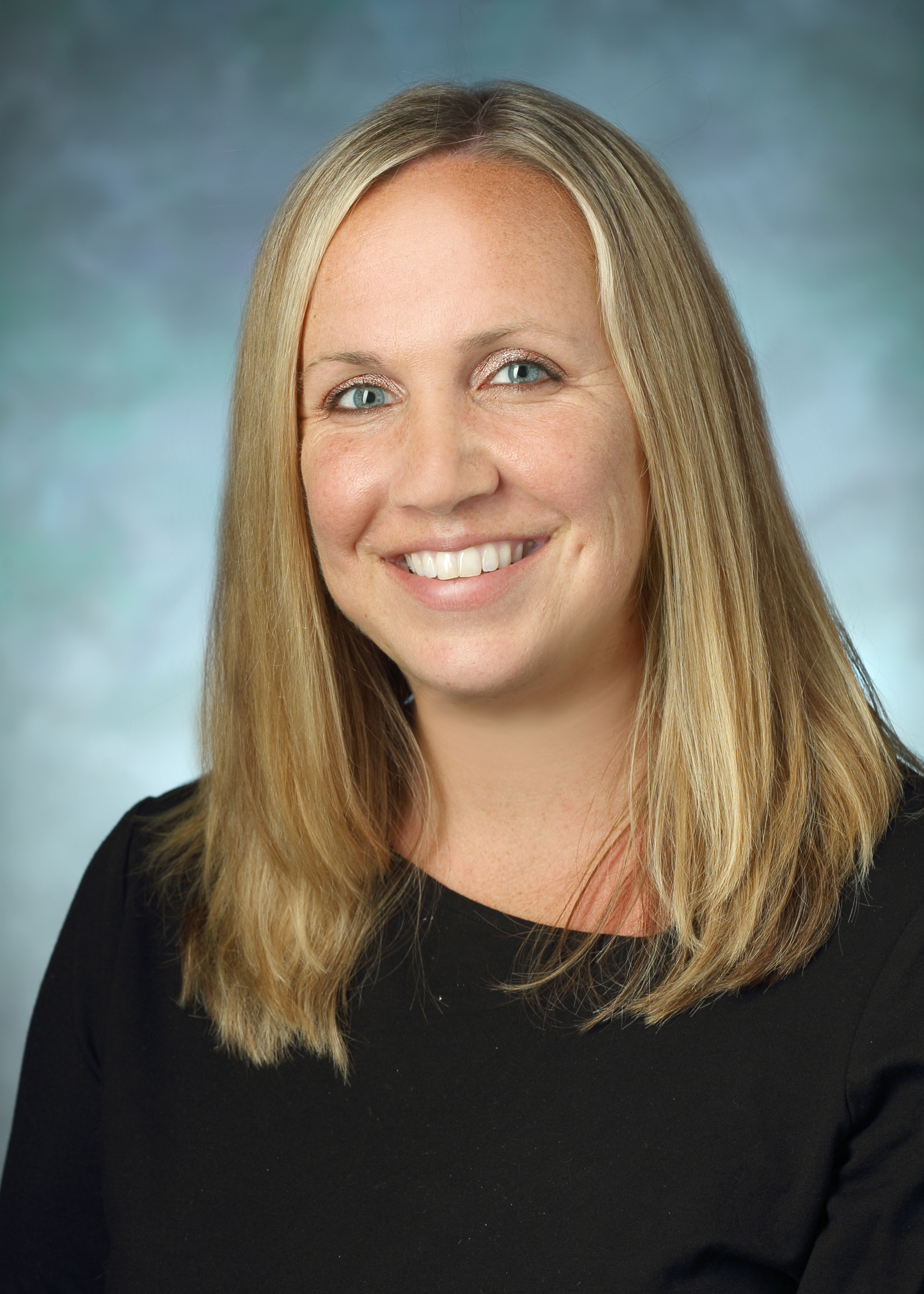 Ashley Graff headshot