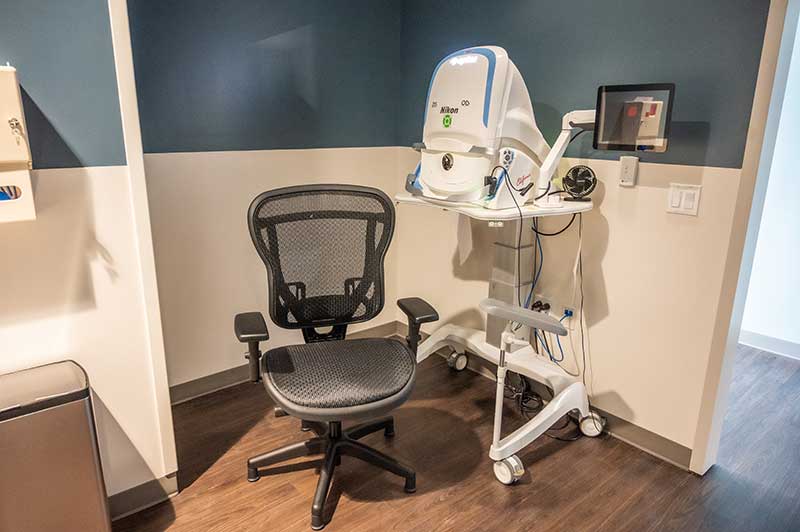 Vision testing device