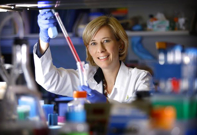 SMA expert Dr. Charlotte Sumner in her lab