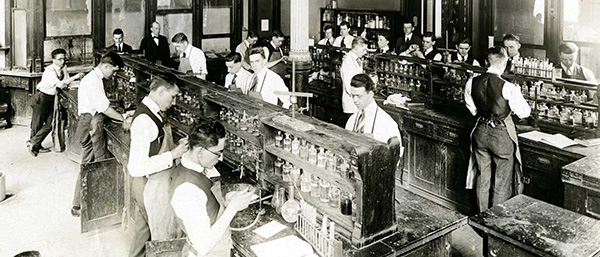 1910 chemistry lab photo