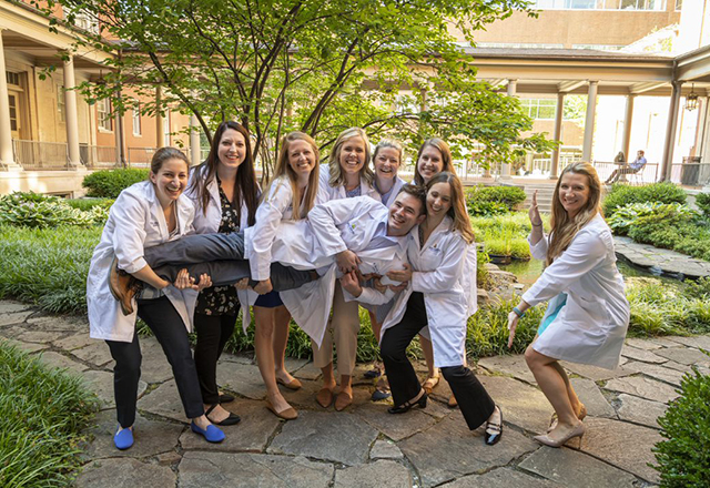 gynecology-obstetrics - group photo of 2021 resident alumni